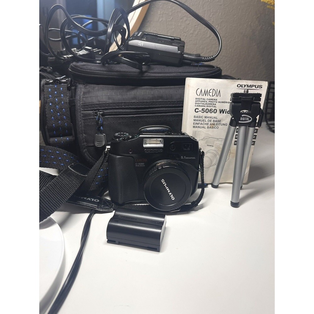 Olympus CAMEDIA C-5060 Wide Zoom Digital Camera Case Charger Manual WORKS